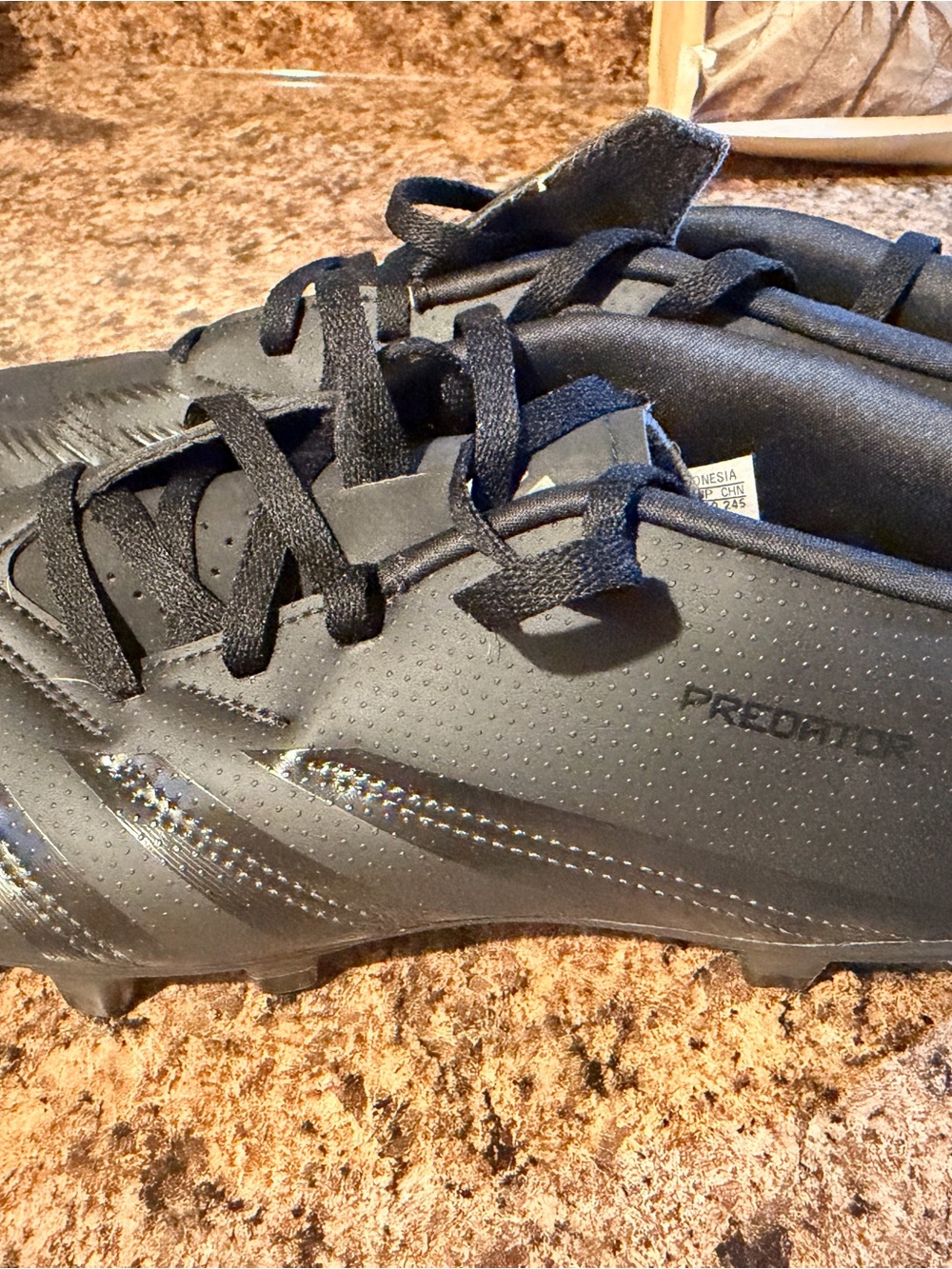 Adidas Predator Unisex Black Athletic Soccer Cleats (women’s size 7)